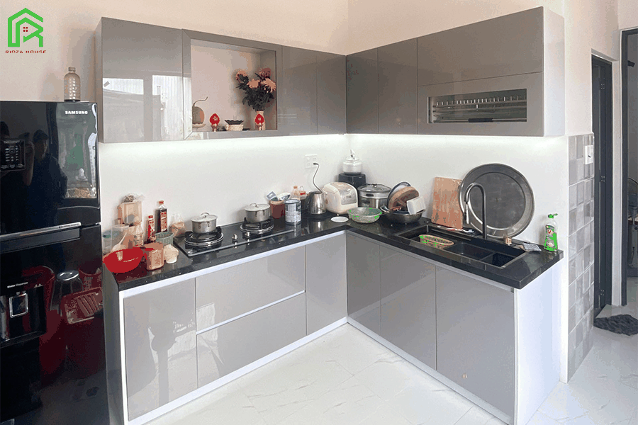 TỦ BẾP NHỰA ĐẶC PHỦ ACRYLIC ĐÀ NẴNG – CHỊ NGUYỆT – QUẬN CẨM LỆ